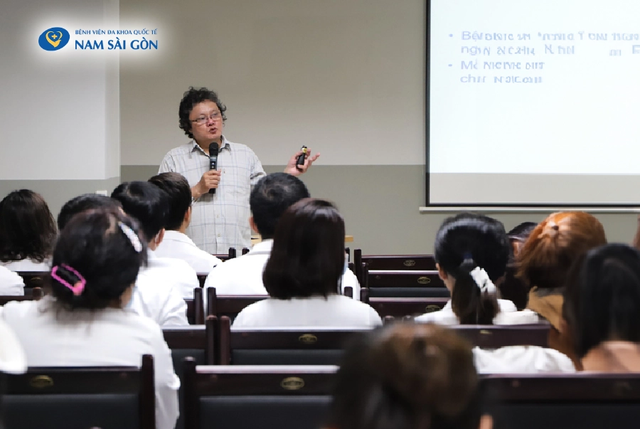 HỘI THẢO TẬP HUẤN HƯỚNG DẪN CHẨN ĐOÁN VÀ ĐIỀU TRỊ CÚM MÙA