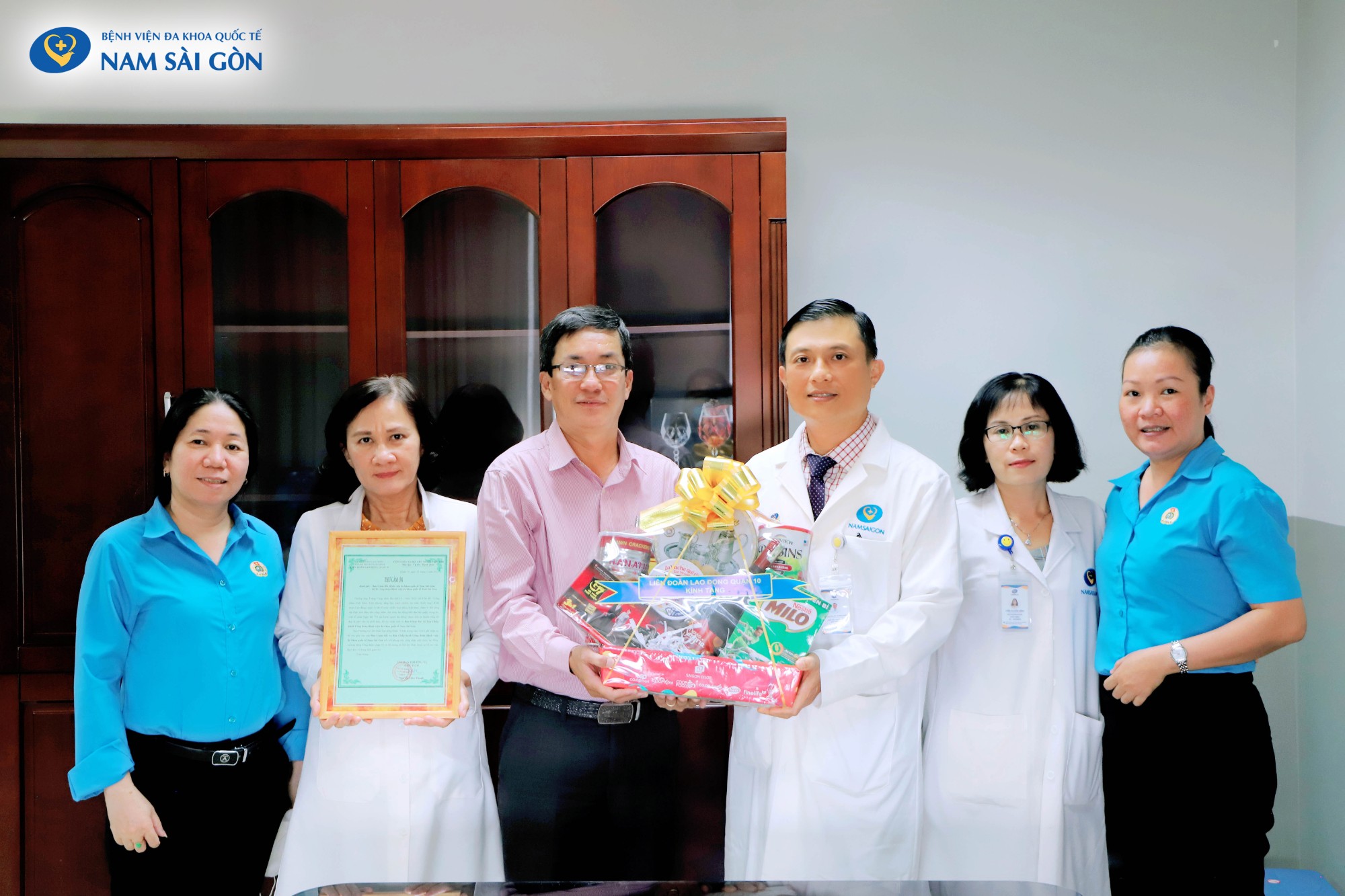 LIÊN ĐOÀN LAO ĐỘNG QUẬN 10 CẢM ƠN BỆNH VIỆN ĐA KHOA QUỐC TẾ NAM SÀI GÒN VỚI NHỮNG ĐÓNG GÓP TÍCH CỰC TRONG HOẠT ĐỘNG KHÁM SỨC KHOẺ HẬU COVID