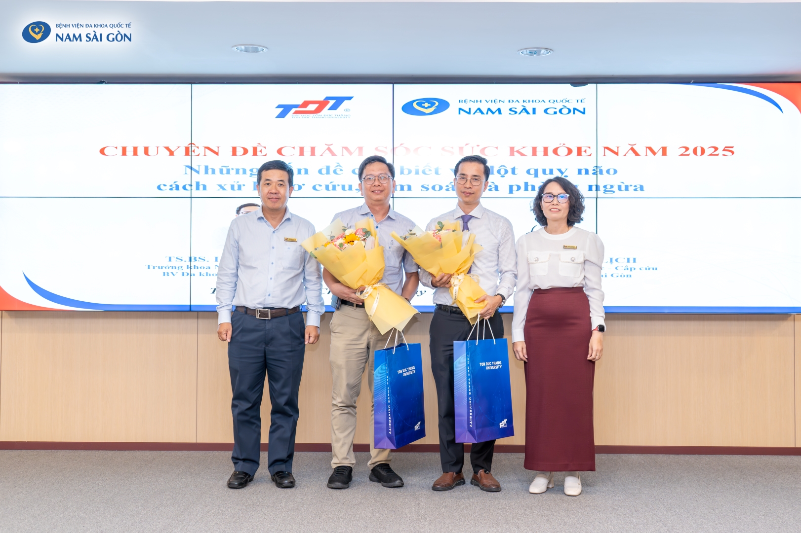 ĐỒNG HÀNH CÙNG TRƯỜNG ĐẠI HỌC TÔN ĐỨC THẮNG TẠI TỌA ĐÀM VỀ ĐỘT QUỴ NÃO