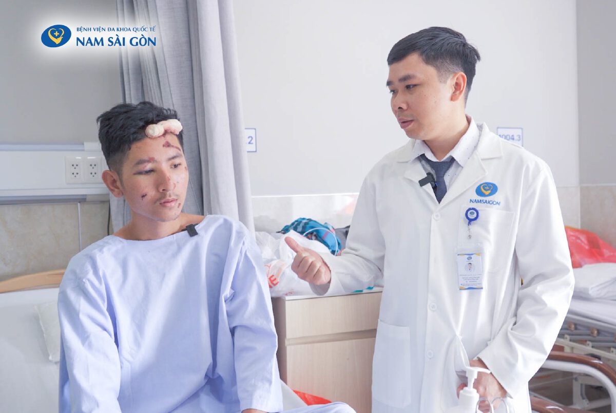 CỨU SỐNG NAM THANH NIÊN CHẤN THƯƠNG VÙNG BỤNG NGHIÊM TRỌNG SAU TAI NẠN GIAO THÔNG