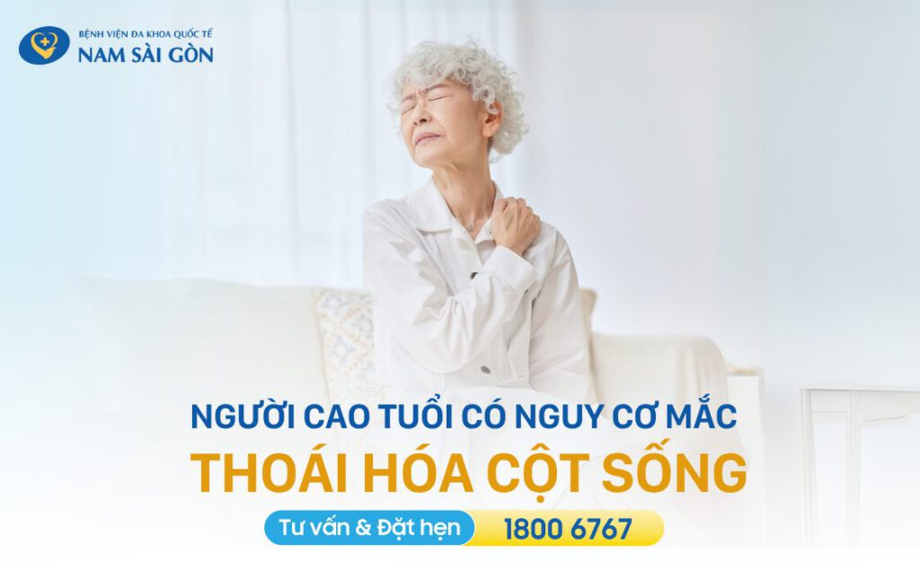 người cao tuổi dễ bị thoái hóa cột sống.
